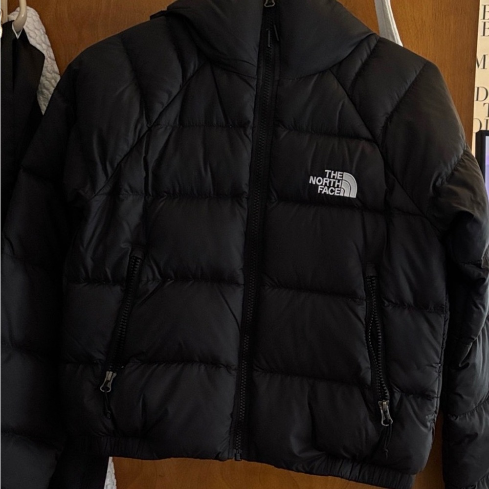 The North Face Women's Puffer Jacket - Picture 3 of 14